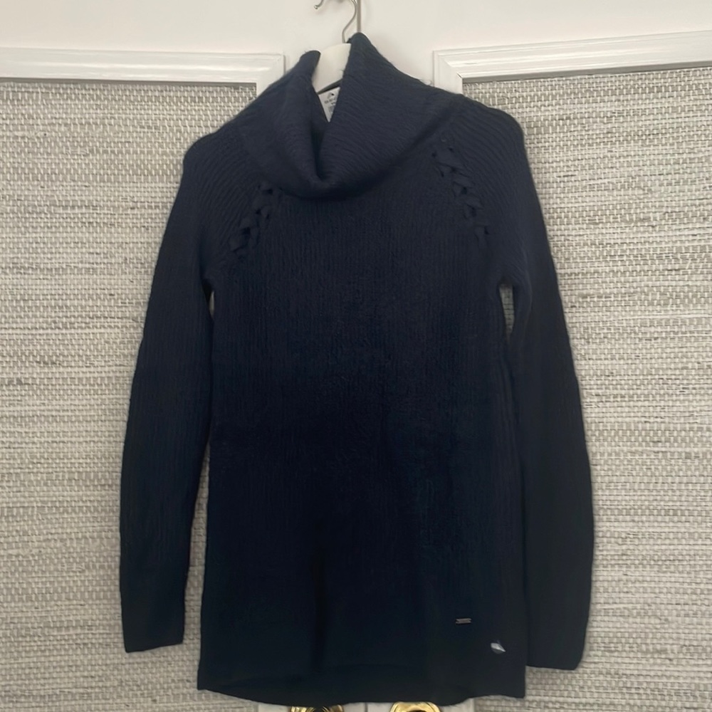 NWT. Hollister sweater. Very soft!